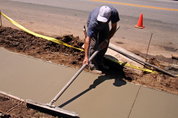 Sidewalk Building in Mission Viejo